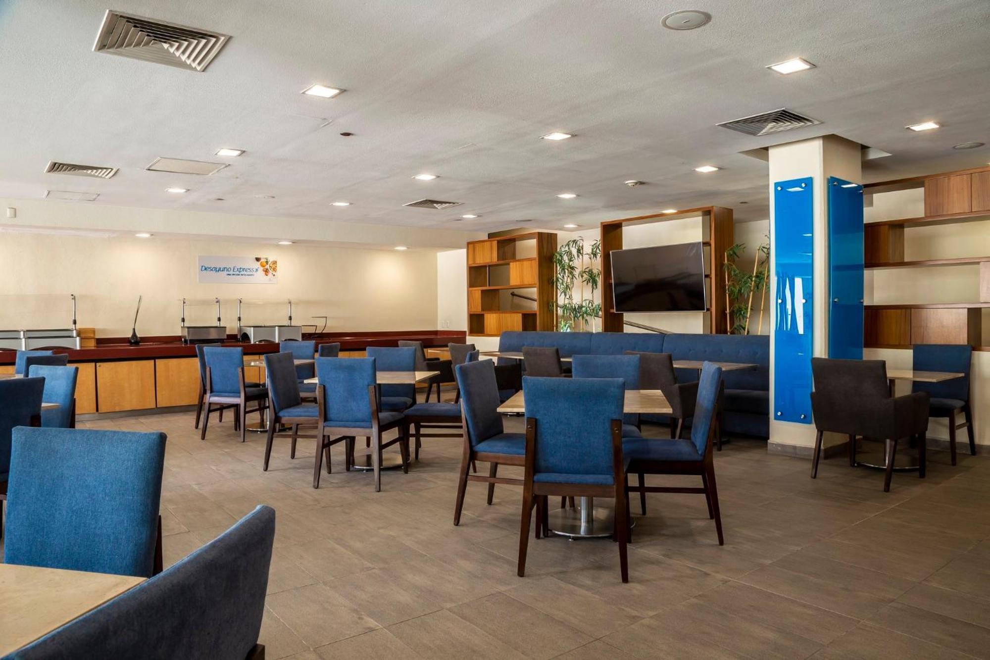 Holiday Inn Express Guadalajara Expo By Ihg Zapopan Exterior photo