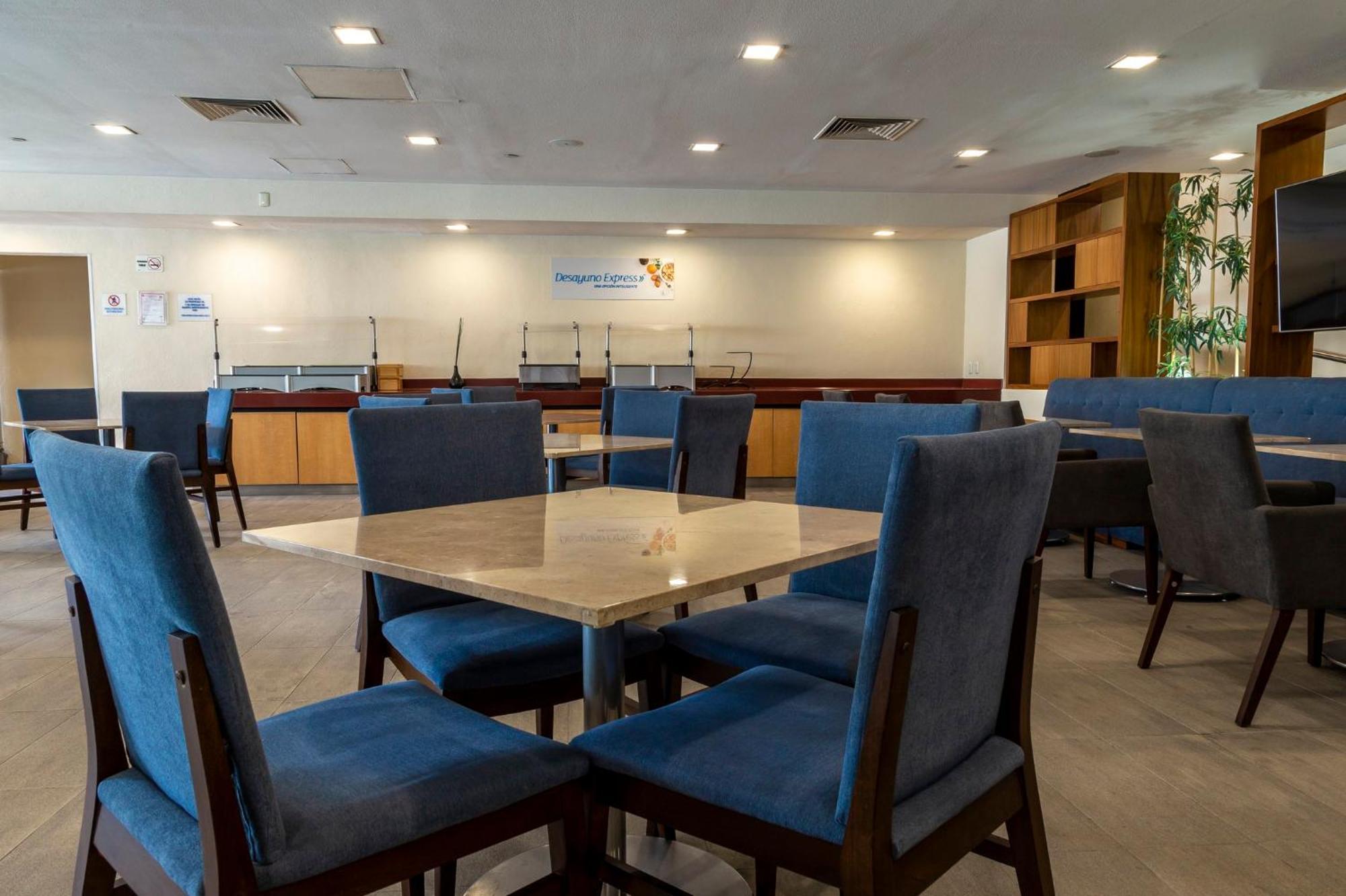 Holiday Inn Express Guadalajara Expo By Ihg Zapopan Exterior photo
