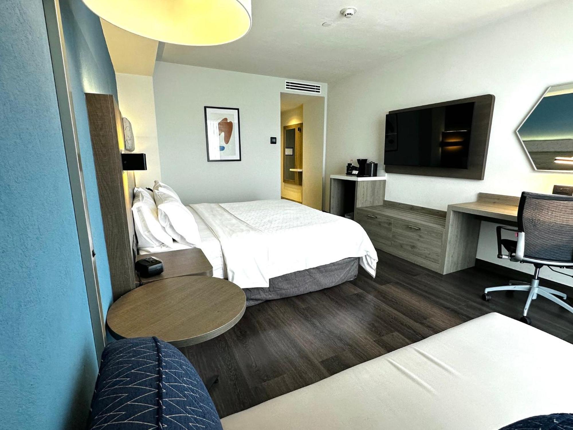 Holiday Inn Express Guadalajara Expo By Ihg Zapopan Exterior photo