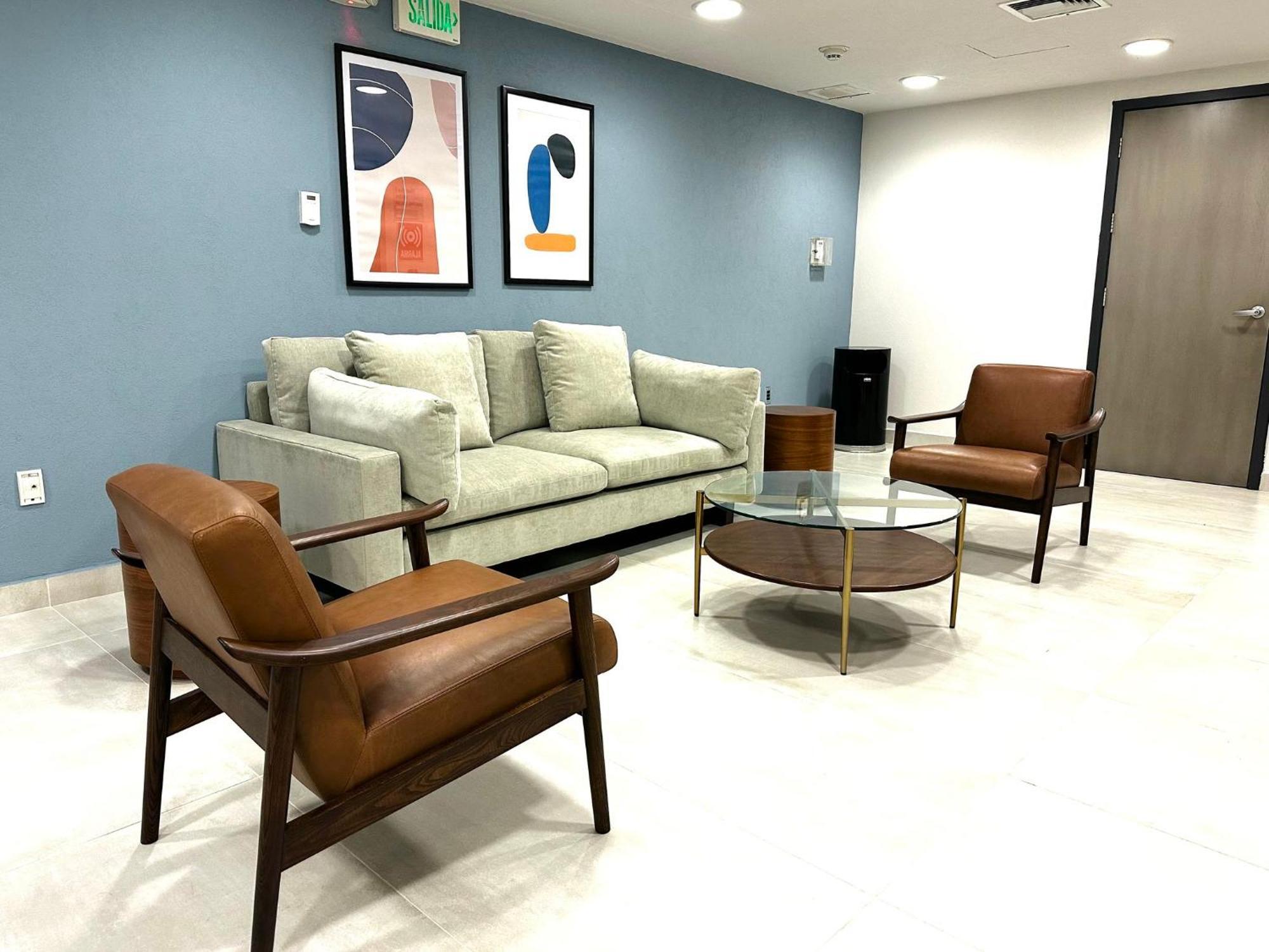 Holiday Inn Express Guadalajara Expo By Ihg Zapopan Exterior photo