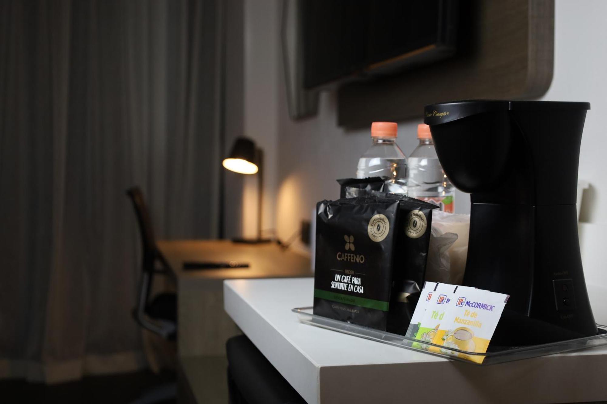 Holiday Inn Express Guadalajara Expo By Ihg Zapopan Exterior photo