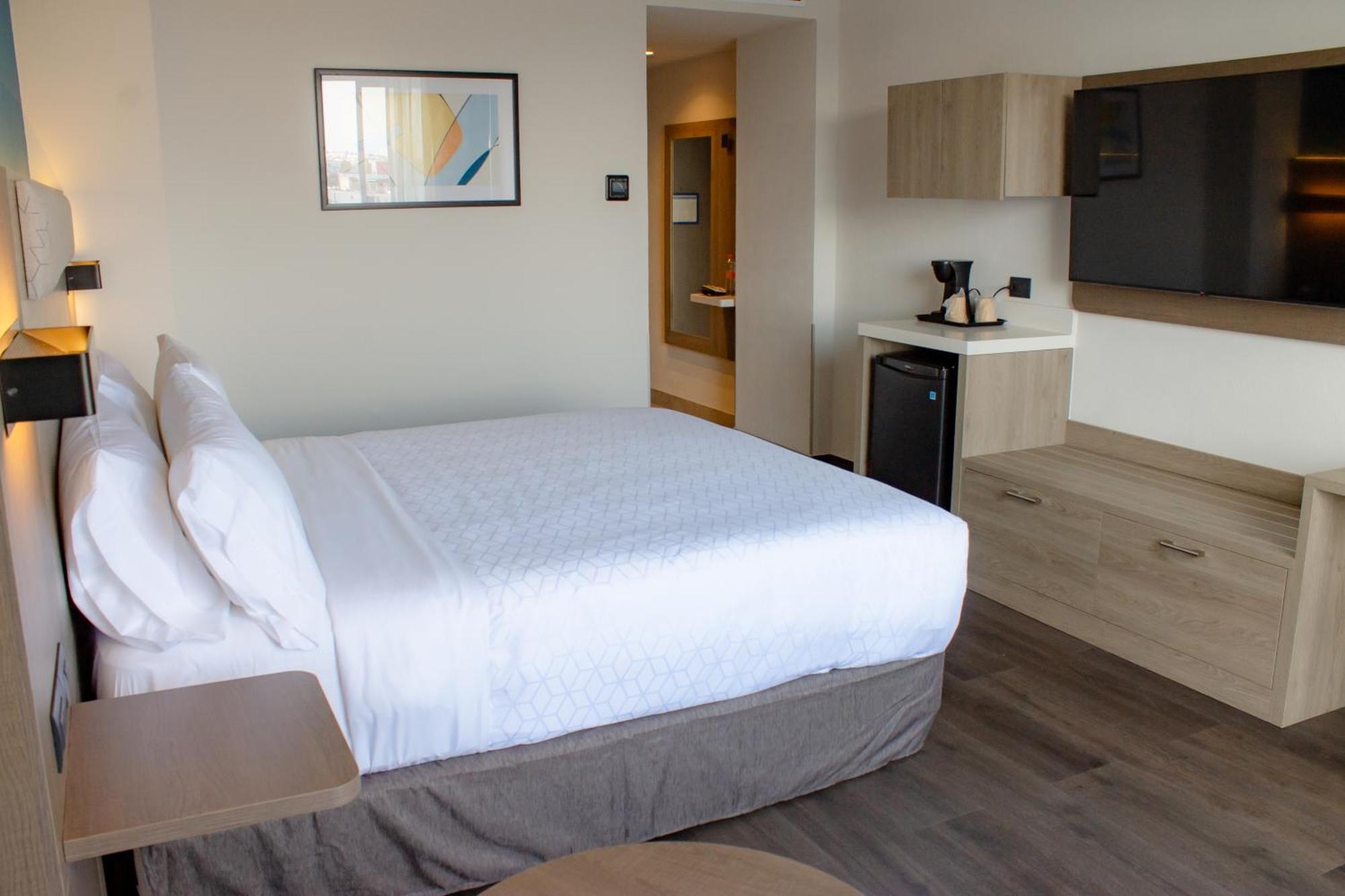 Holiday Inn Express Guadalajara Expo By Ihg Zapopan Exterior photo